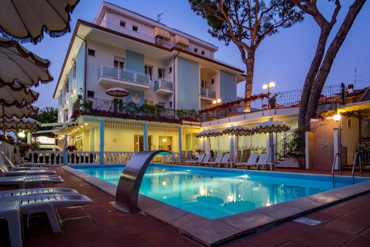 Hotel Villa Dei Fiori - Sul Mare Con Piscina Viserbella di Rimini ภายนอก รูปภาพ